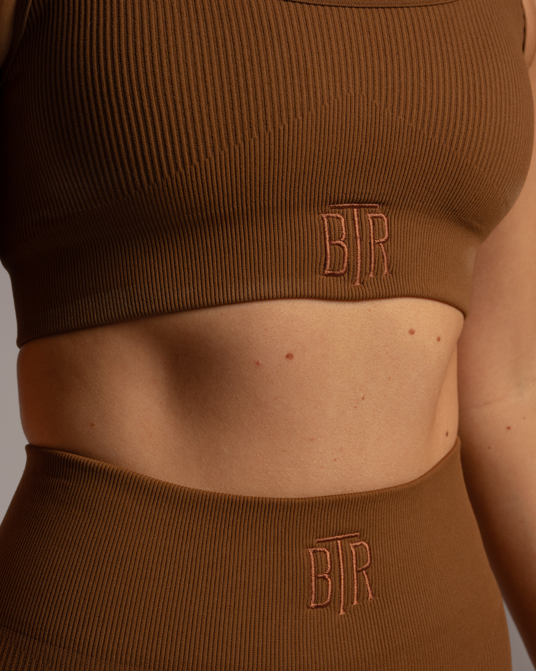 Women’s brown ribbed set Blacktop Ranch performance leggings outfit